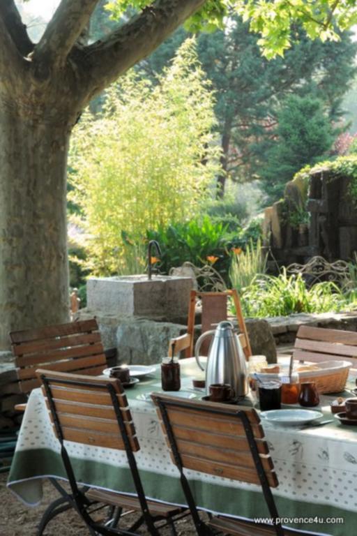 Une Campagne En Provence Bras Dış mekan fotoğraf